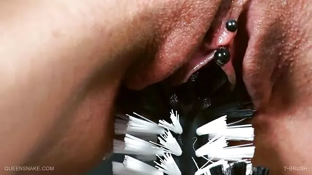 Barbuto ragazzo in tatuaggio, affascinante, sexy, bionda, Karla Kush e filme online por scopata