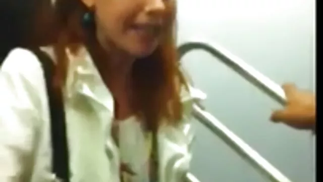 Un film porno altadefinizione sottile, babe, masturbazione di un rasata L. con un manichino al mattino presto