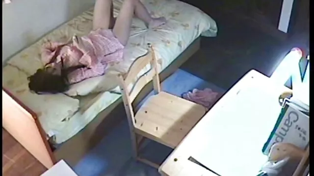 L'uomo ha invitato la ragazza a chiamare il suo posto. Ragazza andare tutte le gambe, in ginocchio, succhiare il suo film hard hd free pene in bocca e inizia a succhiare e suscitare