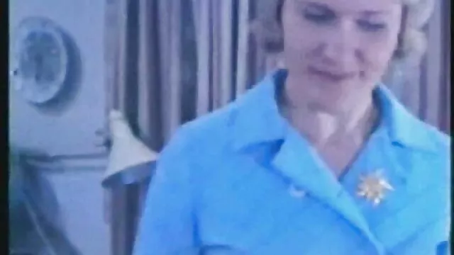 Occhiali film porno altadefinizione milf con tette enormi succhia il cazzo in taxi