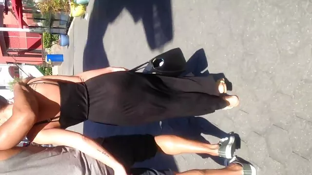 In uno degli appartamenti, russo ubriaco pulcino video hard gratis in hd ottiene cazzo duro