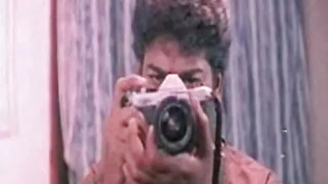 Una donna sexy in un corsetto con un filme prono hd amante insaziabile
