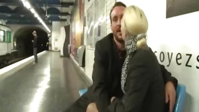 Caldo bruna scopa un grosso pornoxxxfilme cazzo