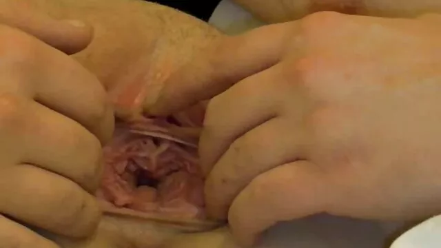 Biondo Samantha prende tutto porno in hd un bagno e carezze micio