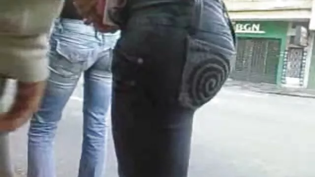 Un sexy procace bellezza carezze la sua sorella e doggystyle video porno alta definizione cazzo con un uomo