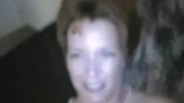 Un ragazzo, calvo ragazzo massaggi erotici hd scopata una cagna in spogliatoio